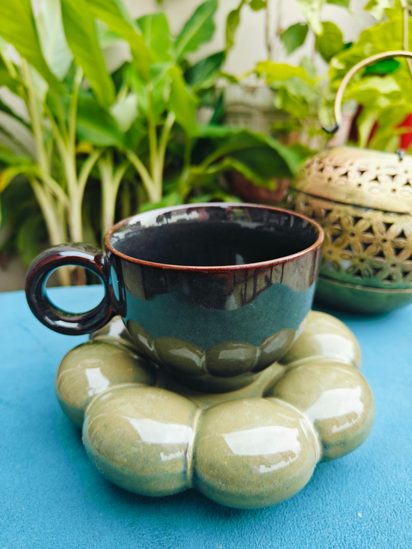 Sage Green Ceramic Cup with Bubble Saucer