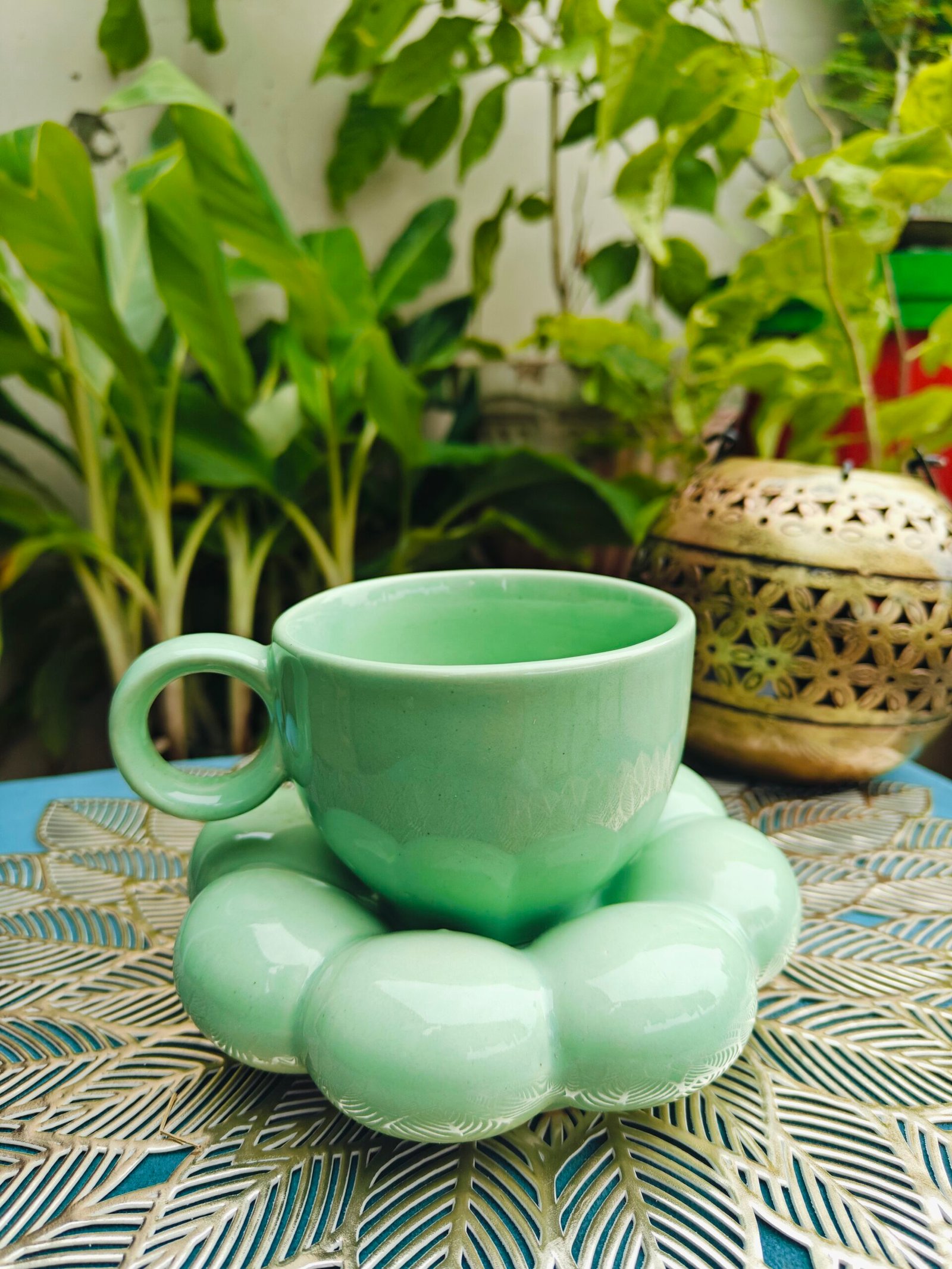 Pastel Green Ceramic Cup with Bubble Saucer