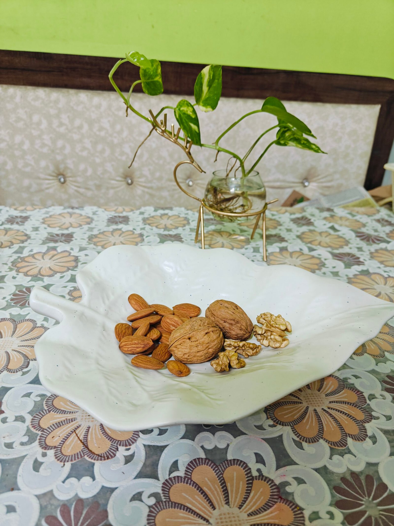 Ceramic Leaf Platter : Matte White