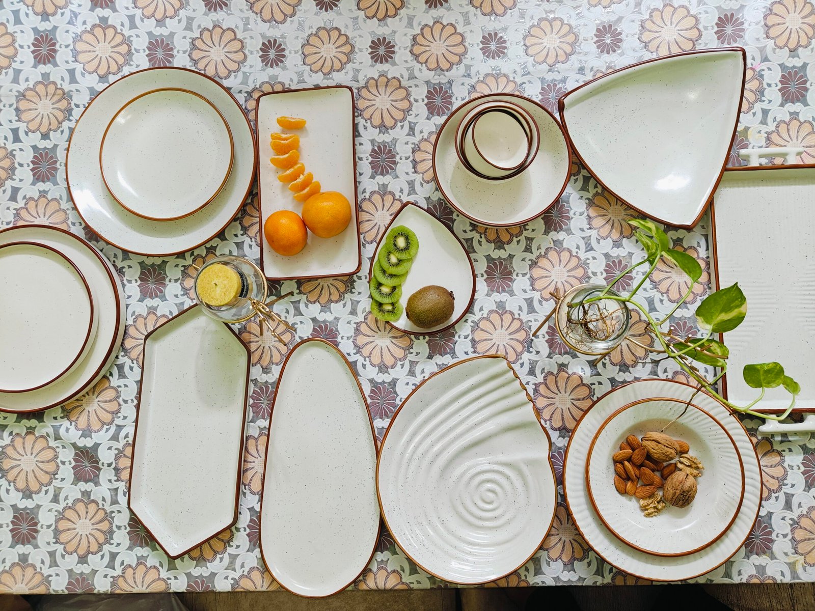 Ceramic Dinner Set(Set of17):Off-White with Brown Border