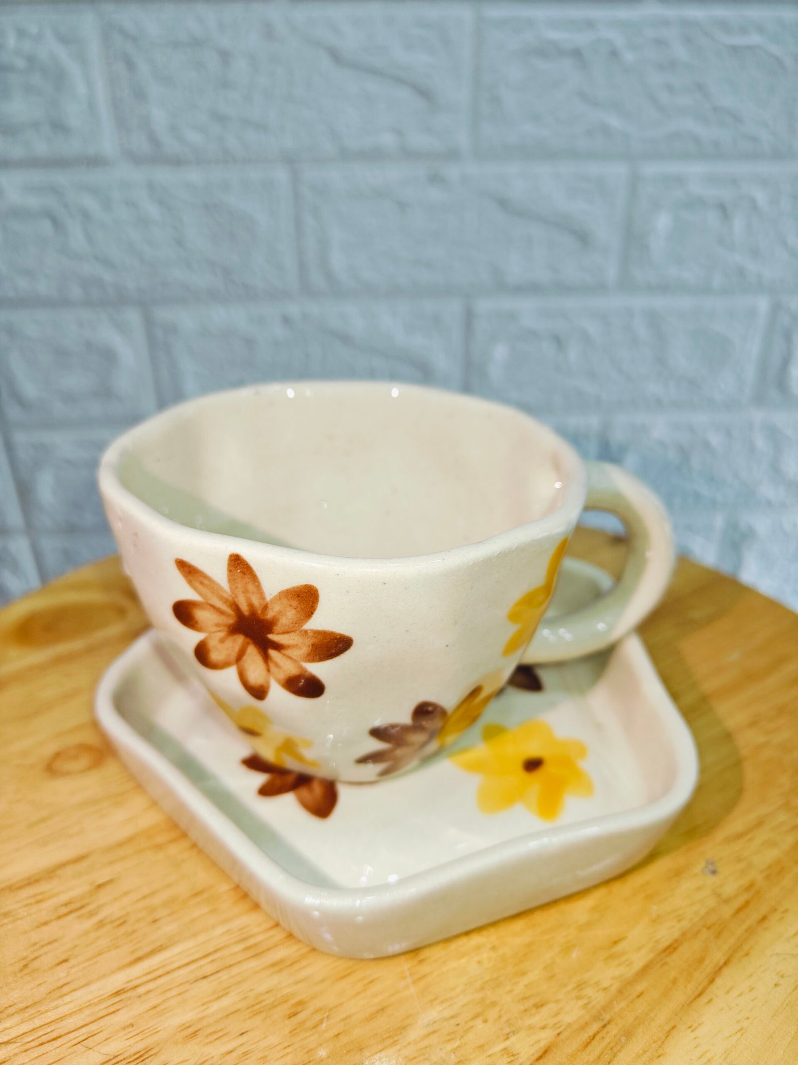 Ceramic Mug with Saucer: Flower Print(200ml)