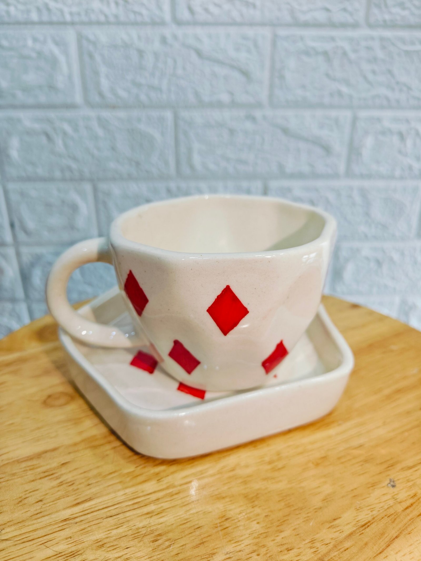 Ceramic Mug with Saucer: diamond pattern(200ml)