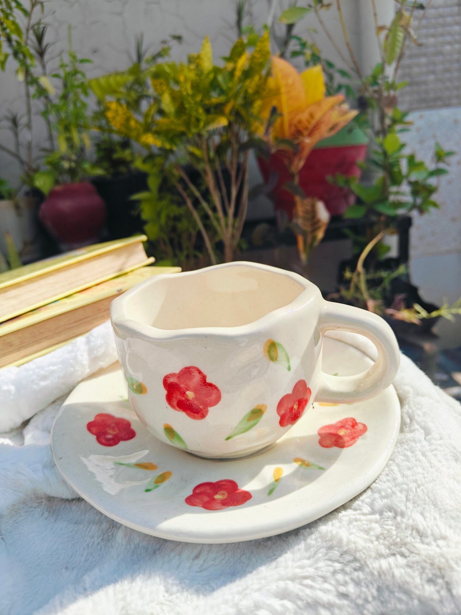 Ceramic Mug with Saucer: Flower print